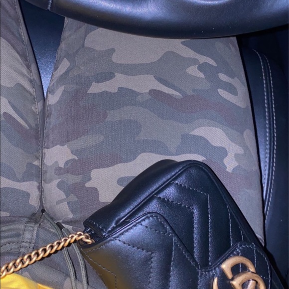 Gucci Marmont Small Mini Matelasse Bag - Picture 2 of 9